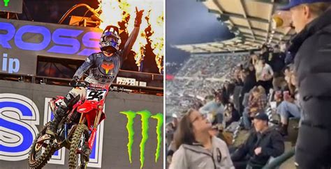 supercross flasher|Fight Breaks Out After Woman Flashes Crowd At Supercross。